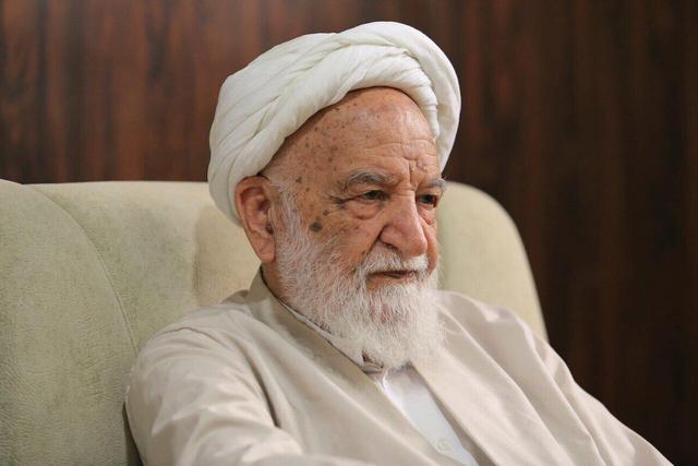 طعنه آیت الله مسعودی خمینی به تندروها/ چرا مدام کنار نشسته‌اید و می‌گویید «لنگش کن»؟/ خودتان بروید و جنگ کنید