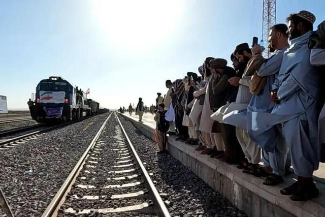 ساخت راه‌آهن هرات–مزارشریف با اجرای ایران آغاز شد