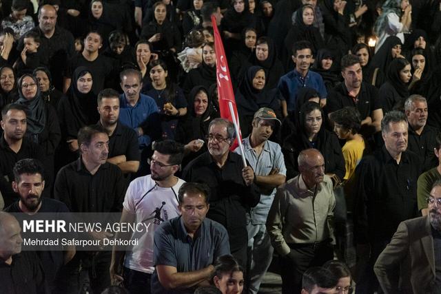 تجمع شبانه عزاداران و آیین شام غریبان حسینی در گرگان برگزار شد