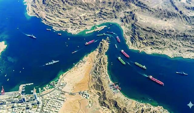 سپاه هشدار داد: عبور غیرمجاز از تنگه هرمز با برخورد سخت روبه‌رو می‌شود