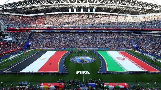 حواشی بازی ایران- مصر؛ از بنر بیرانوند تا مچ‌بندهای مشکی