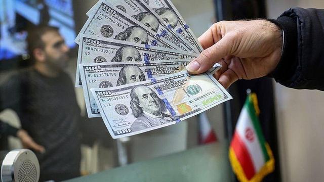 نوسان شدید دلار در بازار آزاد زیر سایه تنش‌ها / نرخ امروز ۸ تیر چقدر شد؟