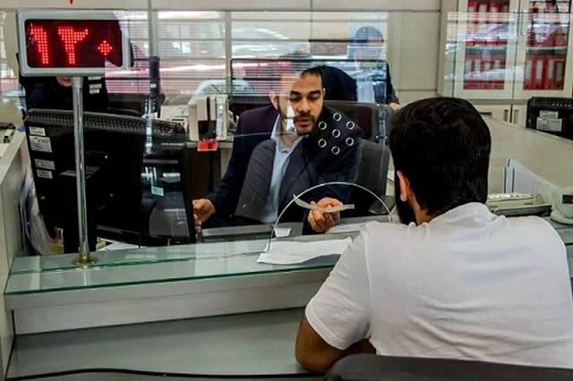 استاندار یزد: به مردم اطمینان دهیم که هیچ خطری منابع بانکی آنها را تهدید نمیکند