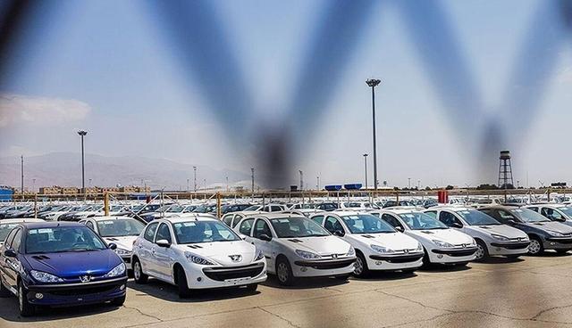 سقوط آزاد قیمت خودرو در بازار/ این خودرو ۲۰۰ میلیون تومان ارزان شد + جدول قیمت