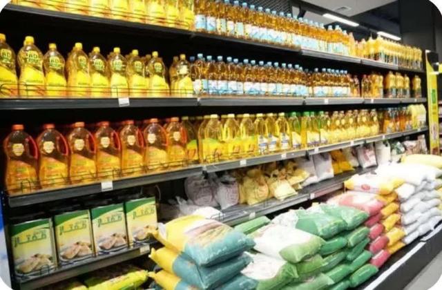 تأمین کامل کالاهای اساسی برای مراسم تشییع رهبر شهید در قم
