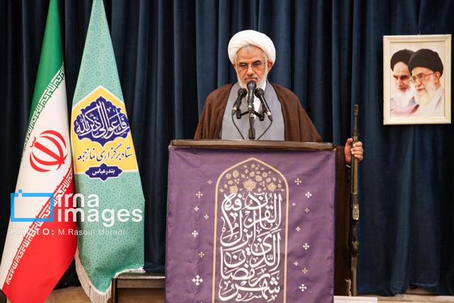 امام جمعه بندرعباس: مسوولان بخاطر دفاع از حقوق ملت نباید متهم به خیانت شوند