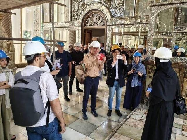 بازدید خبرنگاران بین‌المللی از میراث‌جهانی آسیب‌دیده