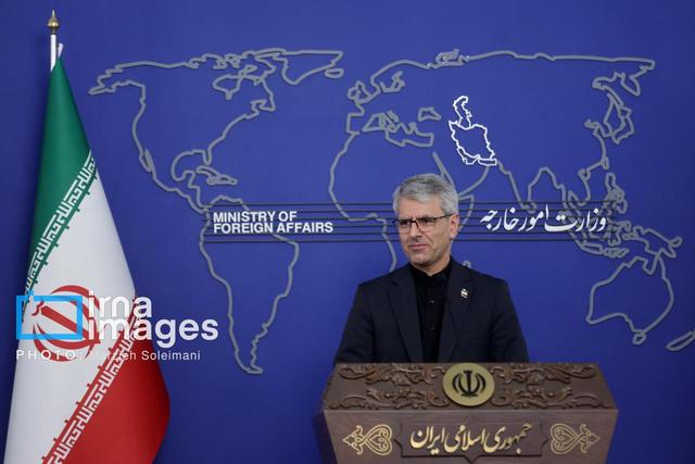 بقائی: تاریخ لحظه‌ای درنگ کرده تا برگ دیگری از دفتر خویش را ورق بزند