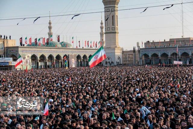 قاب‌های دیدنی از زنان با پوشش‌های مختلف در مراسم وداع با رهبر شهید + عکس