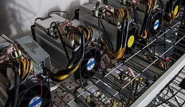 شناسایی و توقیف ۴۱ دستگاه ماینر غیرمجاز در شهرک صنعتی ارومیه