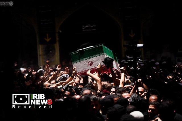 بدرقه و طواف پیکرهای مطهر خانواده رهبر شهید انقلاب در حرم مطهر حضرت امیر المومنین (ع)