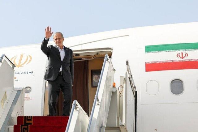 ببینید | پزشکیان راهی نجف شد