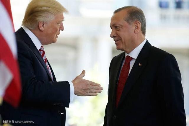 عکس | اقدام خبرساز اردوغان؛ استقبال از ترامپ با سربازان امپراطوری عثمانی!