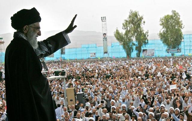 نگاه حکیمانه رهبر شهید به ظرفیت‌های اقتصادی فارس