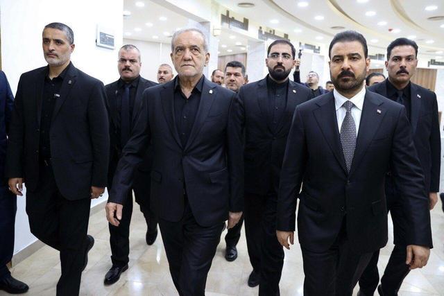 پزشکیان به زیارت بارگاه نورانی حضرت امیرالمؤمنین (ع) مشرف شد