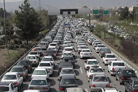 افزایش ترافیک محور‌های منتهی به مشهد در روز خاکسپاری رهبر شهید
