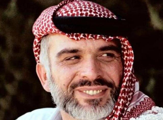 عکس/ ملک حسین، پادشاه اردن به همراه دخترخوانده‌اش در امان؛ سال ۱۳۵۲