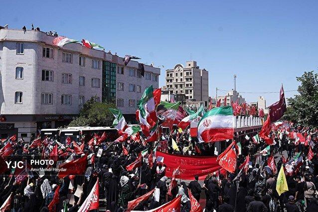 چشم انتظاری مردم مشهد برای رسیدن پیکر مطهر رهبر شهید انقلاب