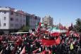 چشم انتظاری مردم مشهد برای رسیدن پیکر مطهر رهبر شهید انقلاب