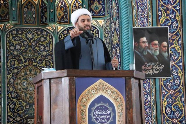 خطیب جمعه کیش: حضور گسترده مردم در آیین تشییع رهبر شهید مجاهدتی ملی بود