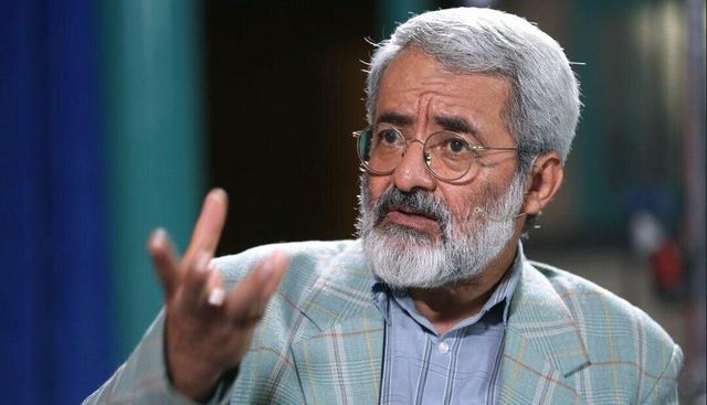 برای آگاهی جامعه ارزش فوق‌العاده قائل بود