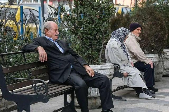 کف حقوق بازنشستگان جدید مشخص شد/ میزان تغییر حقوق چقدر خواهد بود؟