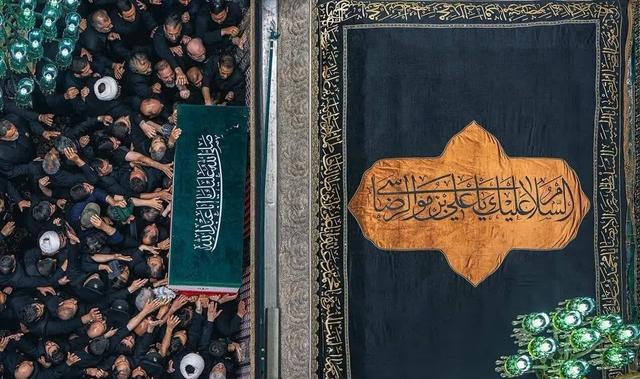 آستان قدس رضوی: درخواست برای دفن پیکر رهبر شهید در صحن پیامبر اعظم(ص) پذیرفته نشد/ ویژگی مختصات فعلی محل دفن رهبر شهید چیست؟
