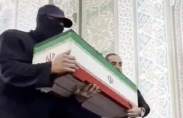 ببینید | هویت فرد با چهره پوشیده در روز تشییع رهبر شهید انقلاب مشخص شد