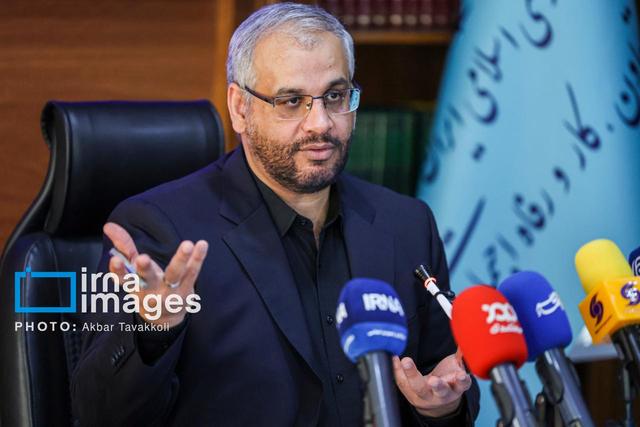 معاون وزیر کار: بیش از ۲.۴ میلیون مجوز مشاغل خانگی در حال صحت‌سنجی است