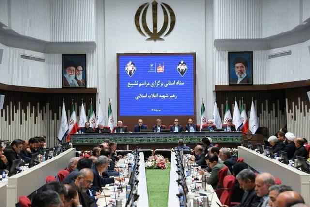 تشییع باشکوه پیکر رهبر شهید در مشهد با حضور ۸ میلیون نفر