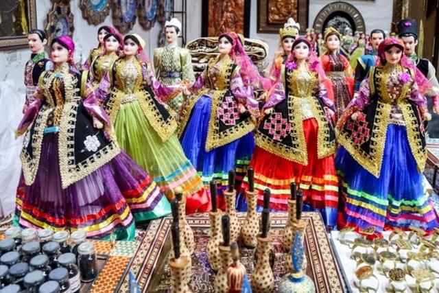 نمایش تنوع فرهنگی ایران در جشنواره سوغات اقوام ایرانی نظرآباد