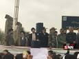 عکسی از رهبر انقلاب در سرپل ذهاب پس از زلزله شدید را ببینید