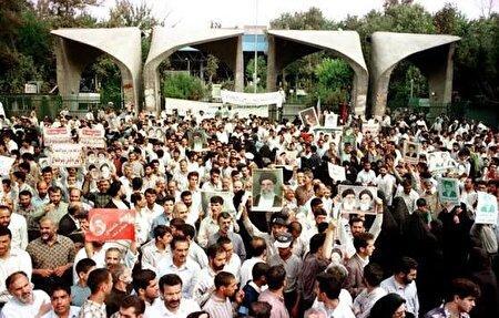 فتنه ۱۸ تیر ۱۳۷۸ و نقش مردم در پاسداری از نظام اسلامی