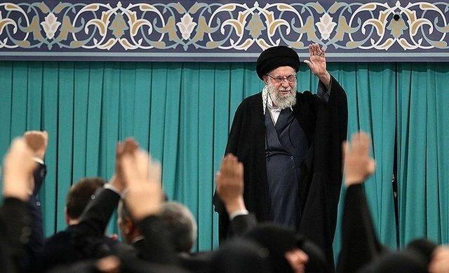 افتتاح نمایشگاه «عقیق مقاومت» با رونمایی از یک اثر ویژه + عکس