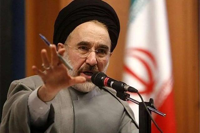 انتقاد روزنامه اصولگرا از بیانیه اخیر سیدمحمد خاتمی: منظور شما از صلح شرافتمندانه همان تسبیم است که ترامپ می گوید؟شما ایران را مقصر جنگ می دانید؟