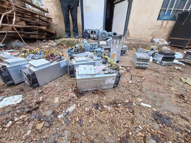 ۸۸۰۰ انشعاب و ۴۸۲ ماینر غیرمجاز در کرمانشاه جمع‌آوری شد