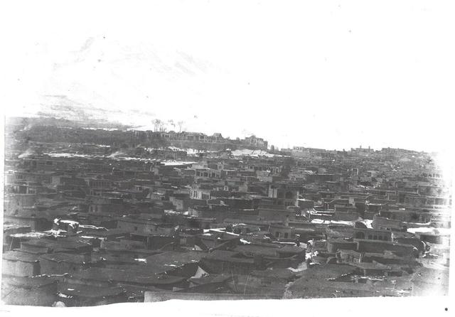 عکس/ دختران دانش‌آموز مقطع متوسطه در روستاهای استان کردستان ایران؛ دهه ۱۳۵۰