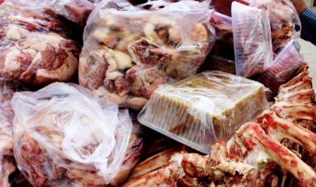 بیش از ۶۰۰ کیلوگرم گوشت فاسد در یکی از دانشگاههای خراسان جنوبی کشف شد