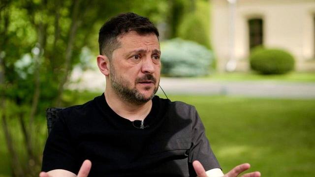 زلنسکی در واکنش به تهدید عراقچی: باید از گشوده شدن جبهه جدید در جنگ اجتناب کنیم، اما ما باید برای هر چیزی آماده باشیم