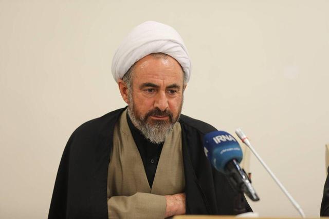 امام‌جمعه ایلام: خواسته‌ها از دولت با شرایط کشور همخوان باشد