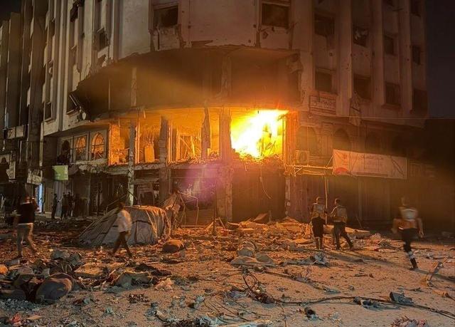رئیس اتحادیه جهانی علمای مسلمان: دفاع از غزه، پشتیبانی از انسانیت و مقدسات اسلامی است