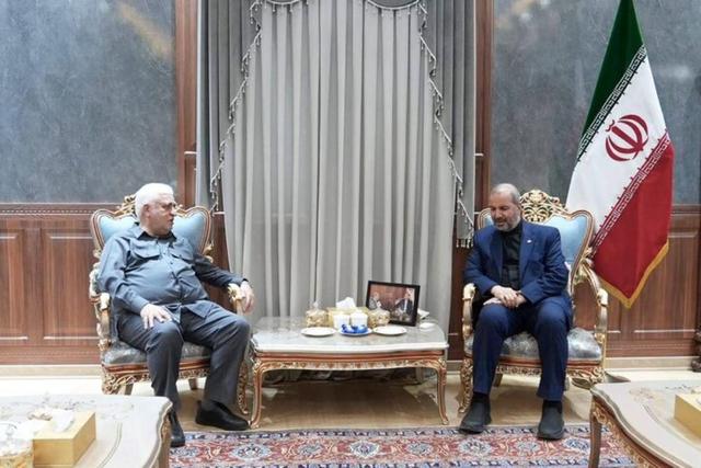 دیدار رئیس سازمان الحشد الشعبی با سفیر ایران در بغداد