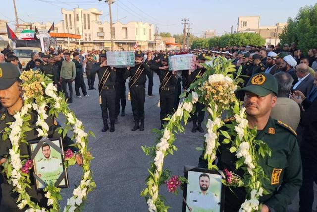 تشییع باشکوه شهدای فراجا در شادگان؛ شهیدان مهدویکیا و سیاهنژاد
