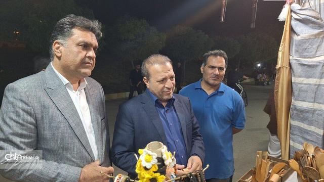 بازدید مقامات ارشد از غرفه‌های صنایع‌دستی در پارک ولایت یاسوج