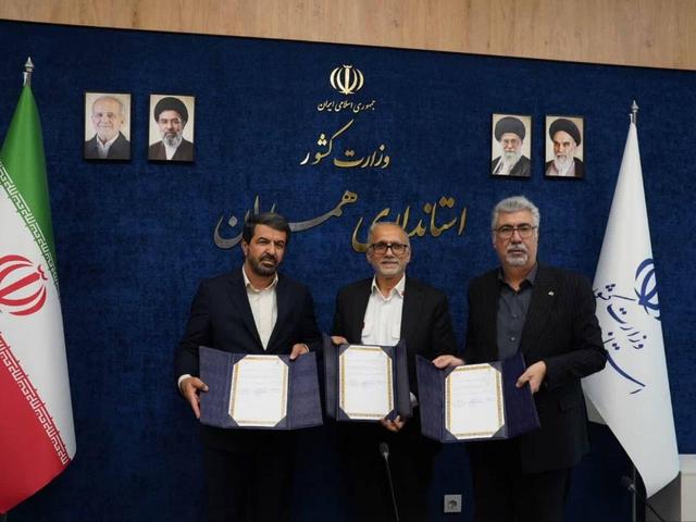 ۲۵ دستگاه آمبولانس پیشرفته برای همدان خریداری می‌شود