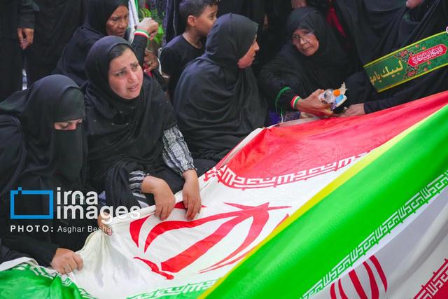 آیین تشییع پیکر ۳ شهید تهاجم هوایی آمریکا به جزیره قشم