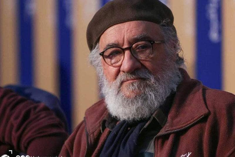 عکس | تیپ و چهره داریوش ارجمند در ۲۷ سالگی در دوران پهلوی؛ مرکز تئاتر مشهد در سال ۱۳۵۰