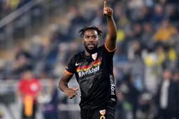 عکس | اولین شوک به خرید جدید استقلال/ ارتباط نزون با دنیا قطع شد!