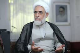انتقاد منتجب نیا از تقسیم‌بندی مردم به خوش‌حجاب و بدحجاب/برخی از مسئولین طلبکارانه درباره کمبودها به مردم می‌گویند «نخورید و ریاضت بکشید»!