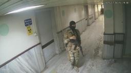 ببینید | نیروهای جولانی در جریان درگیری‌ها کادر درمان بیمارستان سویدا را اعدام کردند